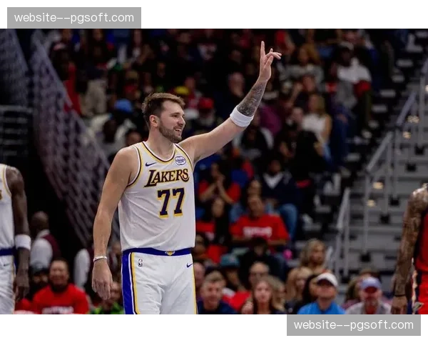 湖人主场对阵快船，洛杉矶德比东契奇复出