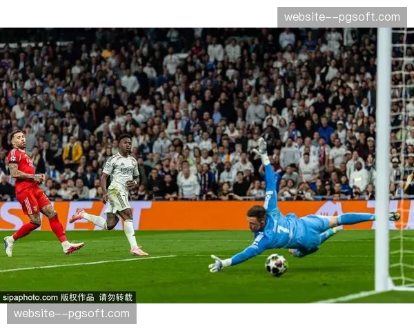 战术解析：皇马如何通过高效反击在安联球场带走一场平局