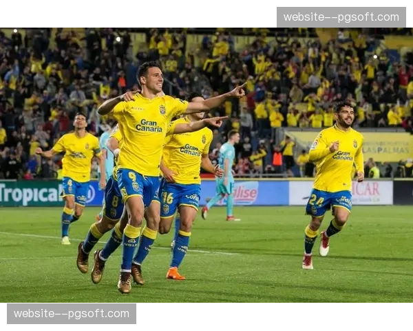 数据前瞻：拉斯帕尔马斯与阿尔梅里亚的保级“六分之战”