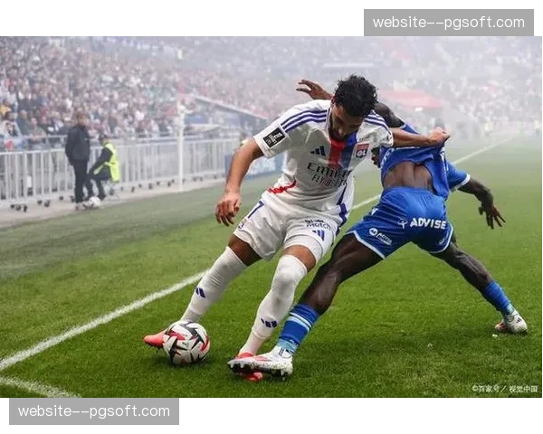 法甲赛果：里尔1-1朗斯，两队各取一分，欧冠资格争夺陷胶着